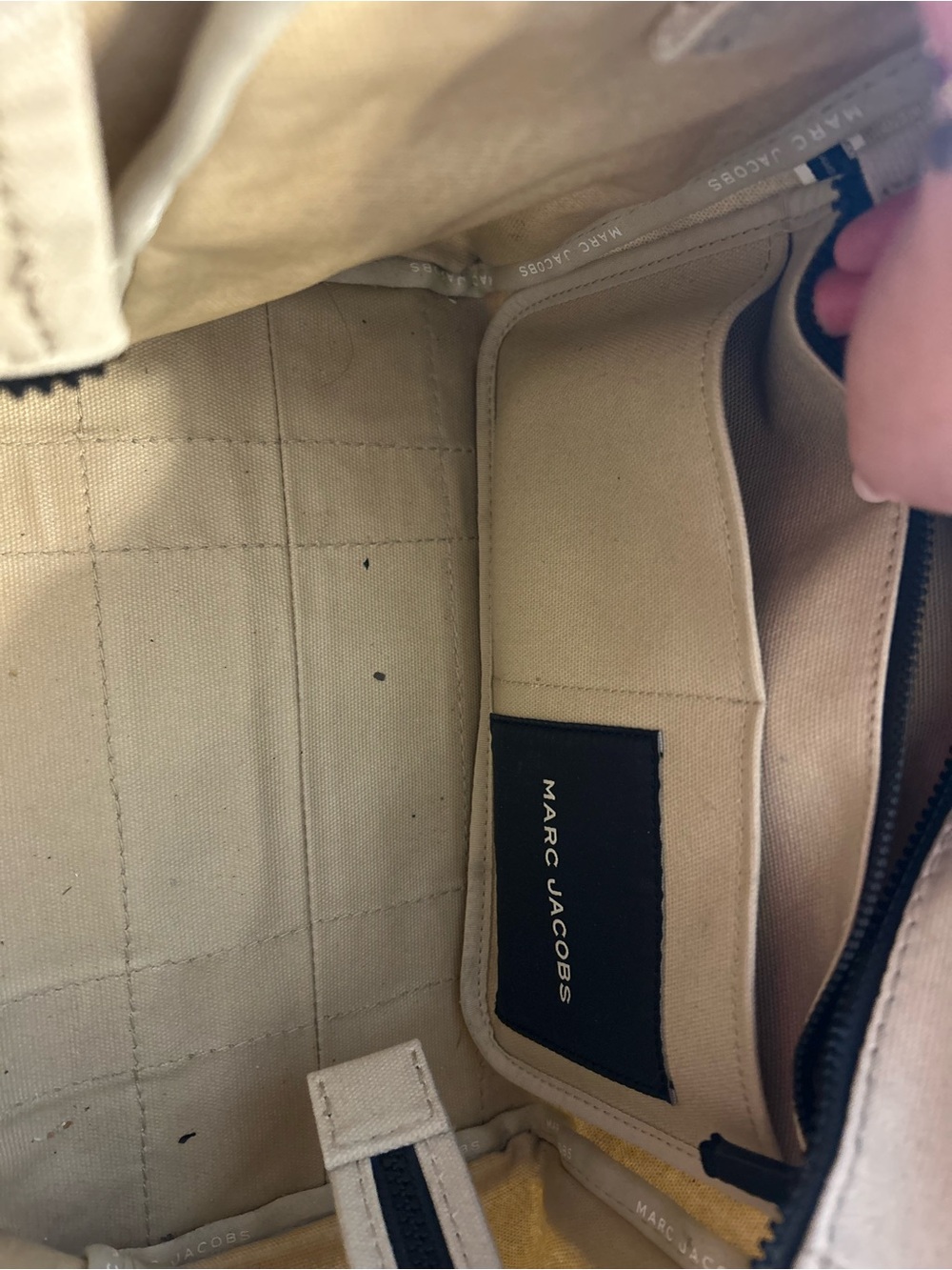 Marc Jacobs Canvas The Tote Bag in Tan with White Logo - Picture 4 of 6